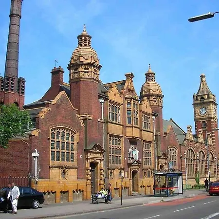 Modern & Stylish Flat In Moseley Birmingham